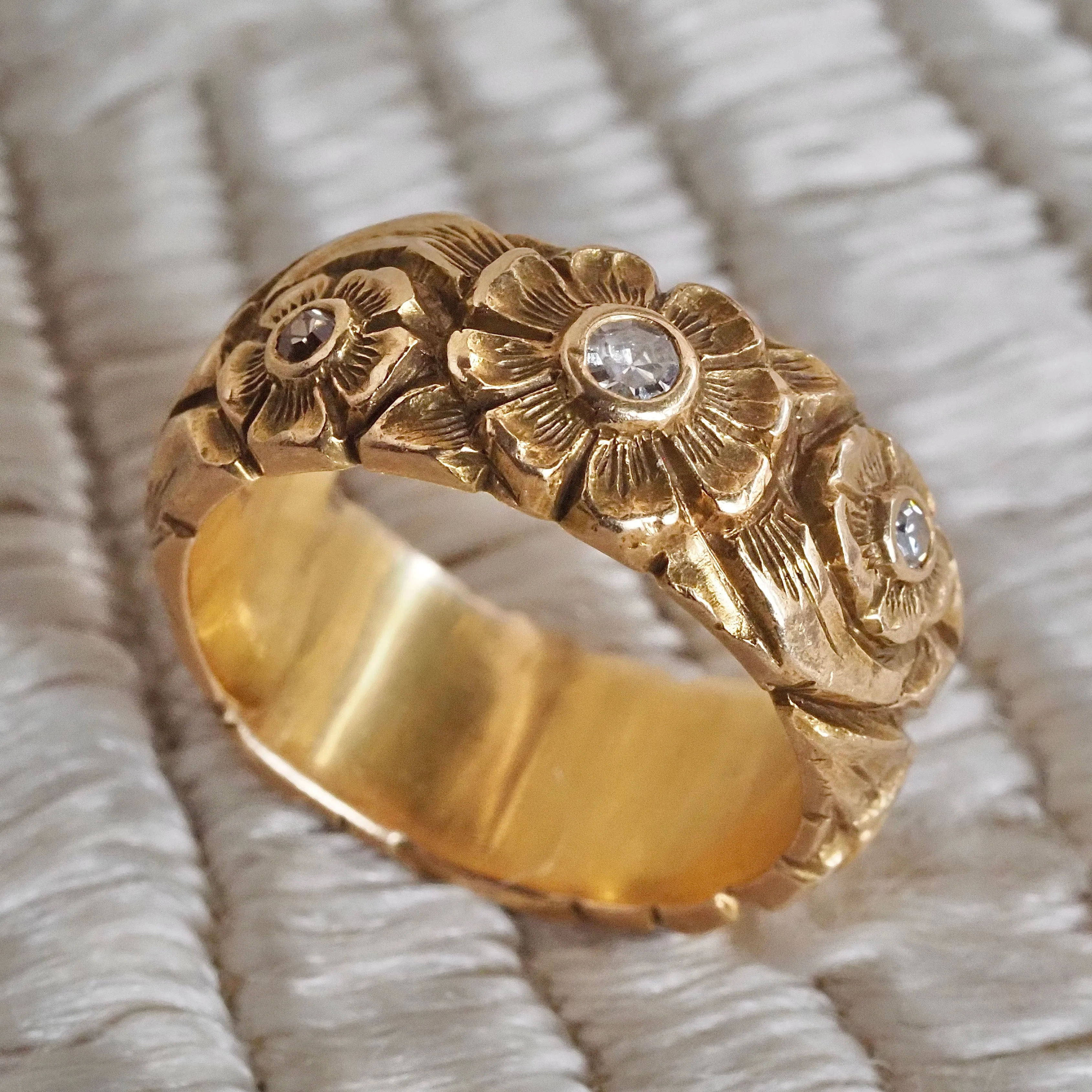 Antique Floral Diamond 14k Gold Wide Band