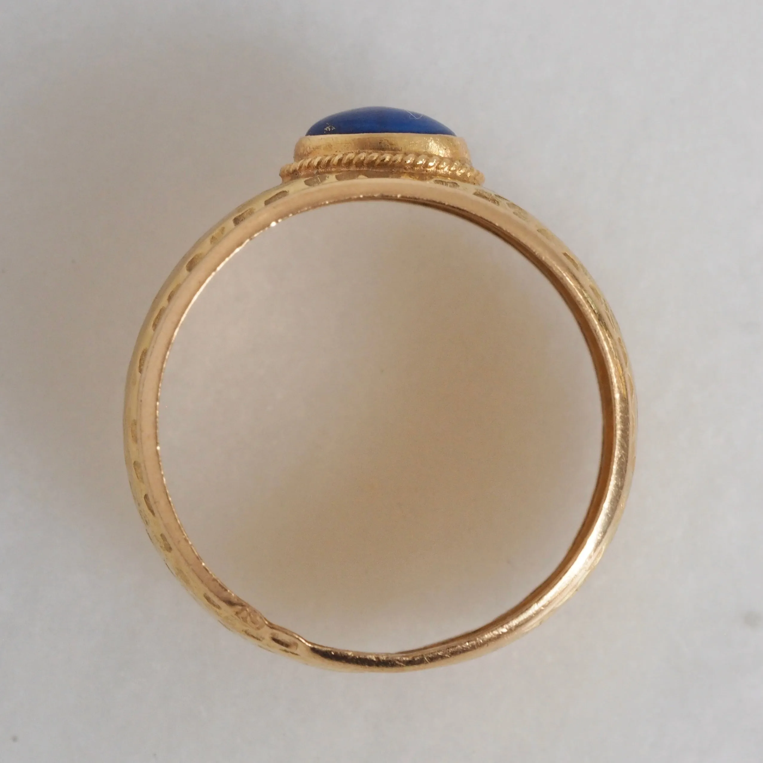 Vintage Portuguese 19k Gold Hammered Lapis Ring
