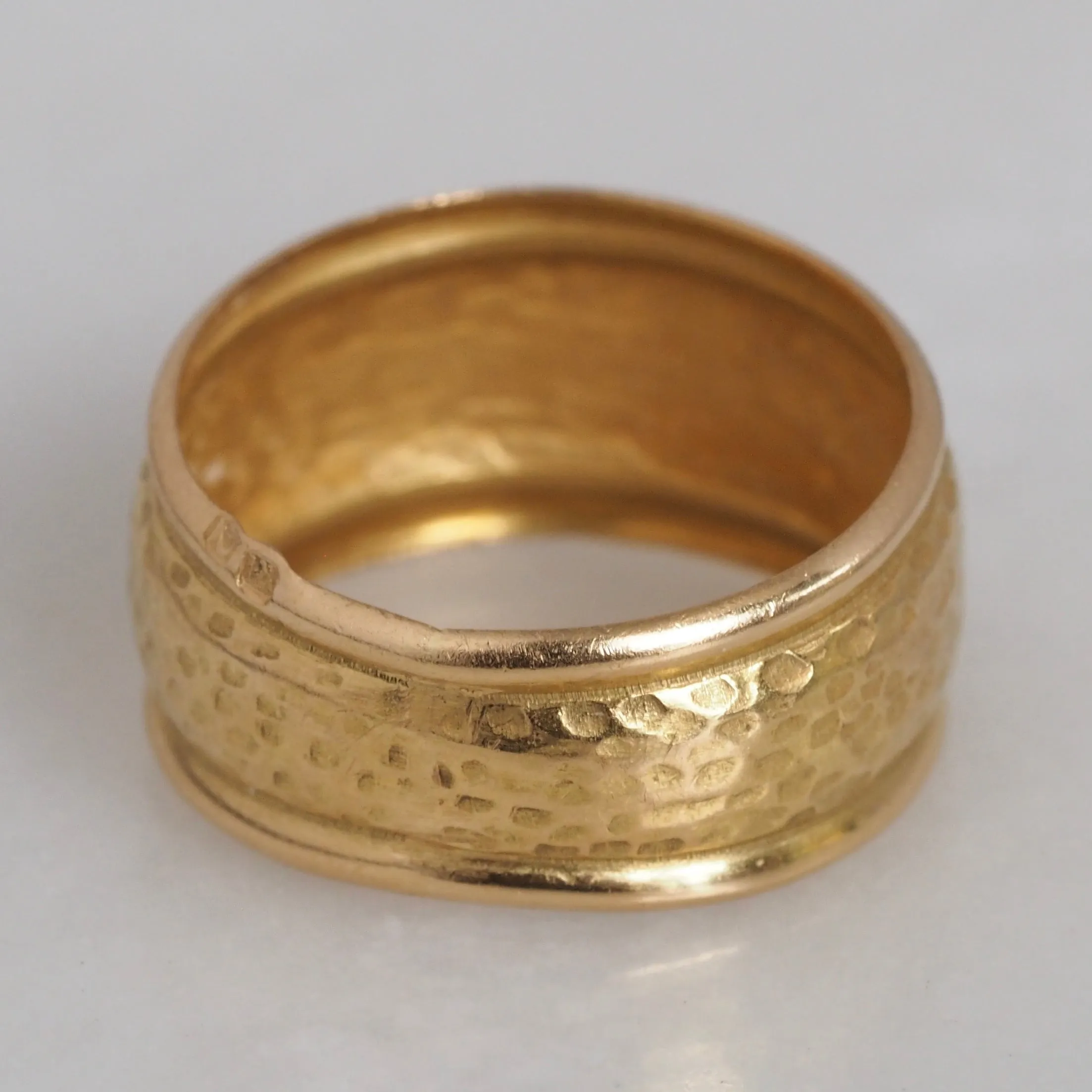 Vintage Portuguese 19k Gold Hammered Lapis Ring