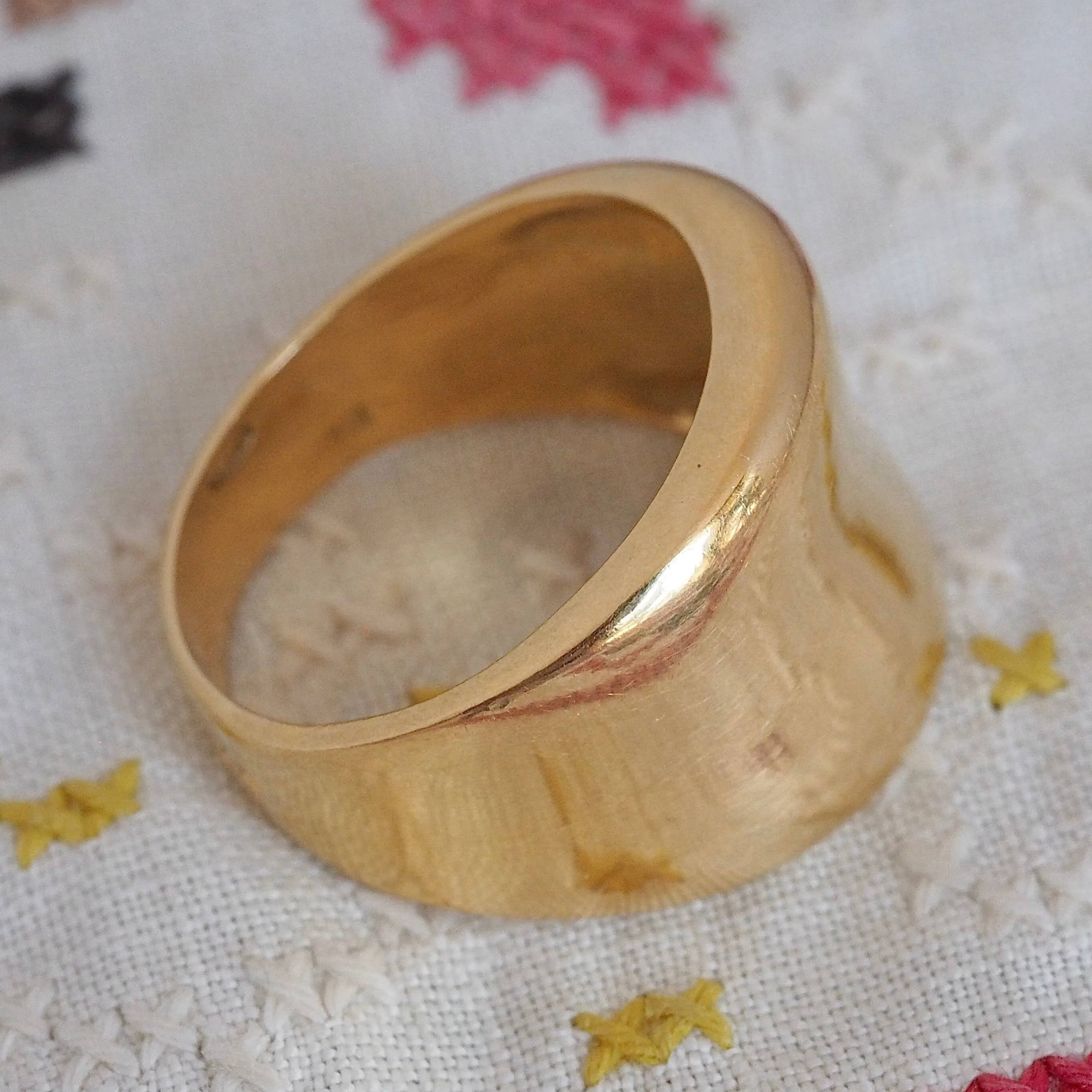 Vintage Portuguese 19k Gold Modernist Melty Band
